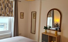 Beautiful Apartment 3 Mins To The Beach